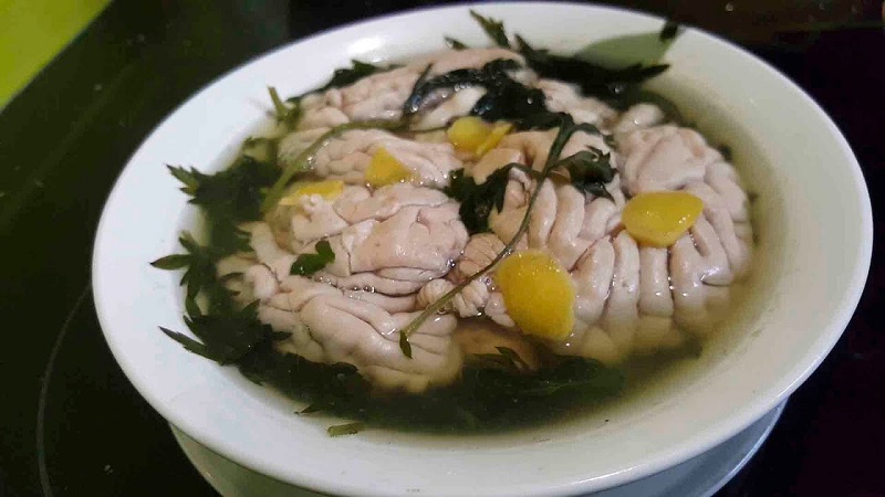 Óc lợn được nhiều người xem như “tiên dược” cho sức khỏe, nhưng sử dụng nhiều sẽ không tốt. Khi chế biến không nên nấu với nhiều nước, chỉ nấu khi chín tới, không nên nấu quá lâu. Ảnh minh hoạ Óc lợn được nhiều người xem như “tiên dược” cho sức khỏe, nhưng sử dụng nhiều sẽ không tốt. Khi chế biến không nên nấu với nhiều nước, chỉ nấu khi chín tới, không nên nấu quá lâu. Ảnh minh hoạ