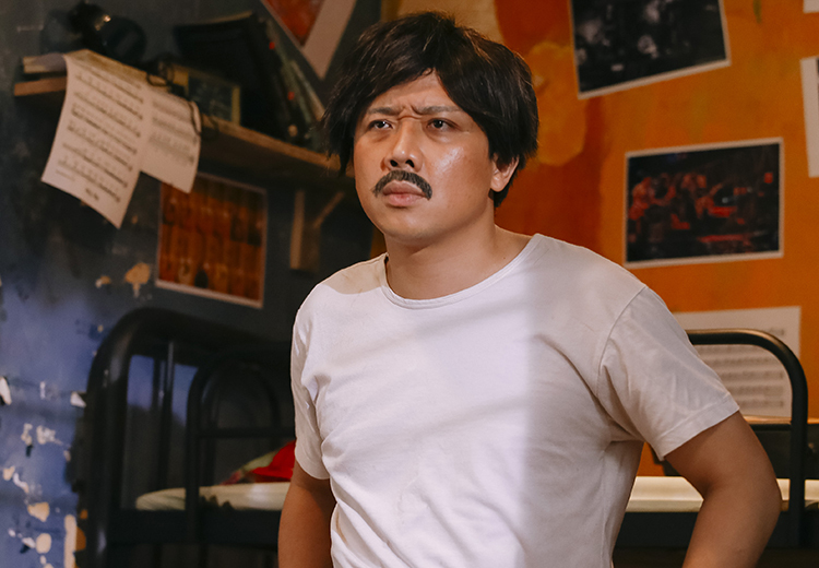 Với tình tiết cảm động chạm đến trái tim của khán giả, 'Bố già' đến nay vẫn chưa giảm độ hot của mình tại các phòng vé.