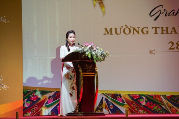 Tuy sinh ra trong một gia đình giàu có, nhưng Hoàng Yến luôn không ngừng nỗ lực vươn lên bằng khả năng tự thân của mình. Ảnh: FB