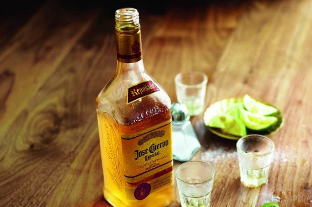 Trước khi đóng chai, rượu Tequila có thể được lọc qua than củi hoặc cellumose ở nhiệt độ môi trường hoặc lọc lạnh. Trước khi đóng chai, rượu Tequila có thể được lọc qua than củi hoặc cellumose ở nhiệt độ môi trường hoặc lọc lạnh.