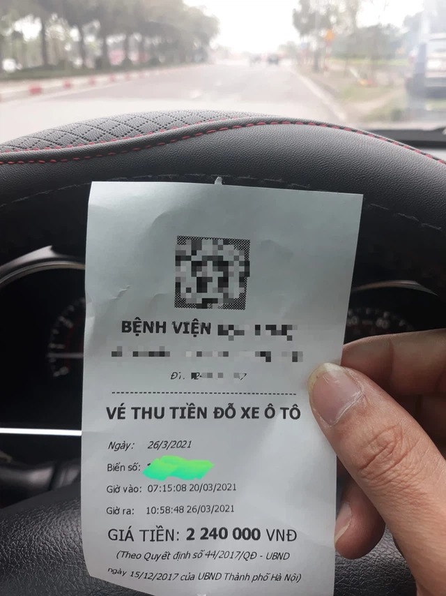 Tờ hóa đơn gửi xe ô tô trên vẫn đang thu hút sự quan tâm của đông đảo CDM. Ảnh: FB Tờ hóa đơn gửi xe ô tô trên vẫn đang thu hút sự quan tâm của đông đảo CDM. Ảnh: FB