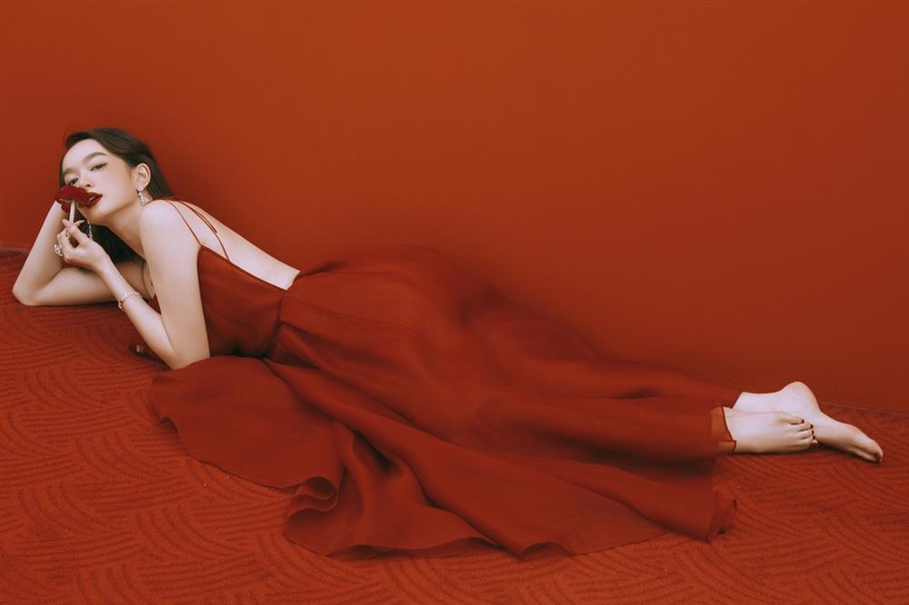 Cho đến nay, ekip của Kaity chưa lên tiếng về sự việc này. 