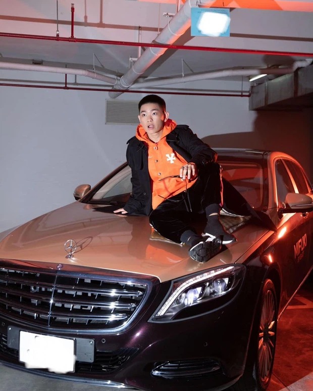 Gia Kỳ từng tiết lộ đang đi chiếc xe Maybach S500 y hệt idol Ngọc Trinh. Ảnh: FB Gia Kỳ từng tiết lộ đang đi chiếc xe Maybach S500 y hệt idol Ngọc Trinh. Ảnh: FB