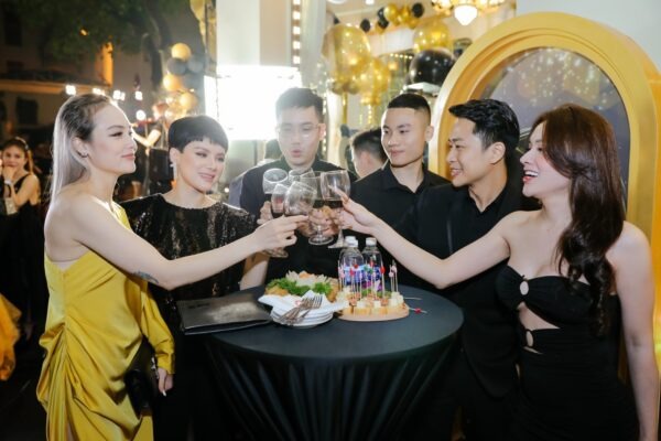 Trọng Lân, Đông Hùng cùng dàn hot girl hội tụ tại sự kiện nghệ thuật Hera Night  - Ảnh 2