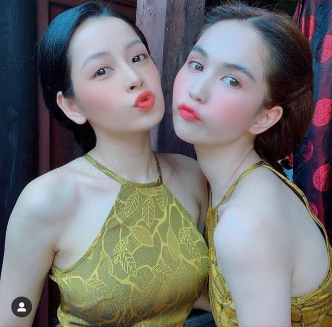 Ngọc Trinh và Chi Pu cùng diện đồ đôi khoe body cực phẩm. Ngọc Trinh và Chi Pu cùng diện đồ đôi khoe body cực phẩm.