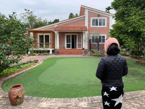 Ngoài căn biệt thự trên, Kiên của Hướng dương ngược nắng còn sở hữu cơ ngơi rộng 1.300 m2 ở ngoại thành, cách trung tâm Hà Nội khoảng 35 phút đi ô tô. Ảnh: FB