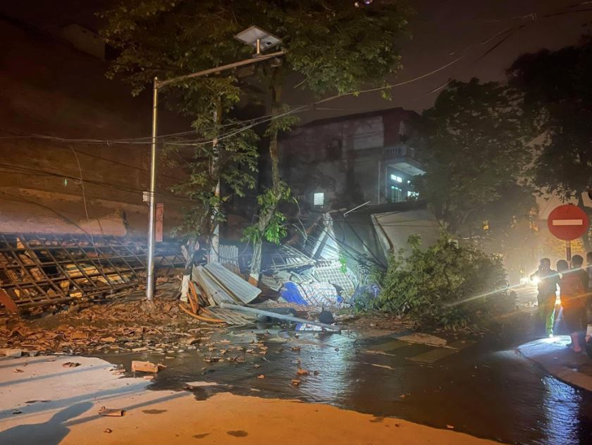 Hiện trường vụ sập nhà.