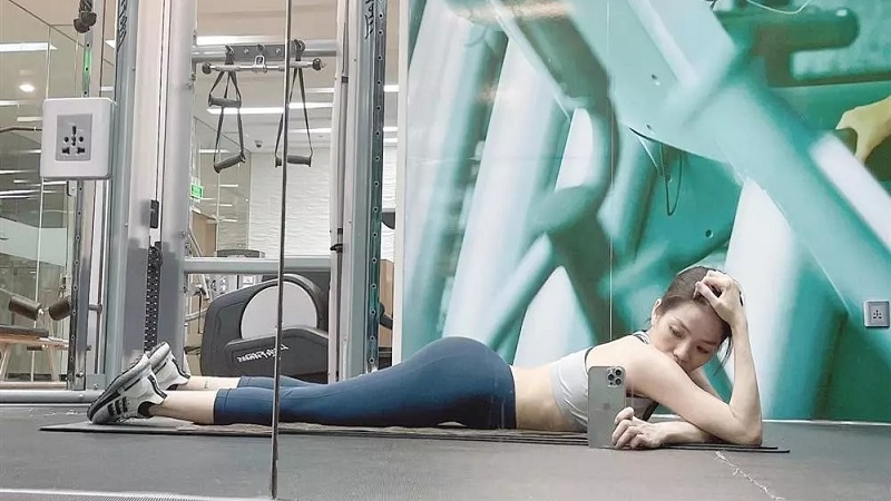 Mọi bức hình đều tập trung vào điểm nhấn là vòng 3 của cô nàng. Ảnh: FB Mọi bức hình đều tập trung vào điểm nhấn là vòng 3 của cô nàng. Ảnh: FB