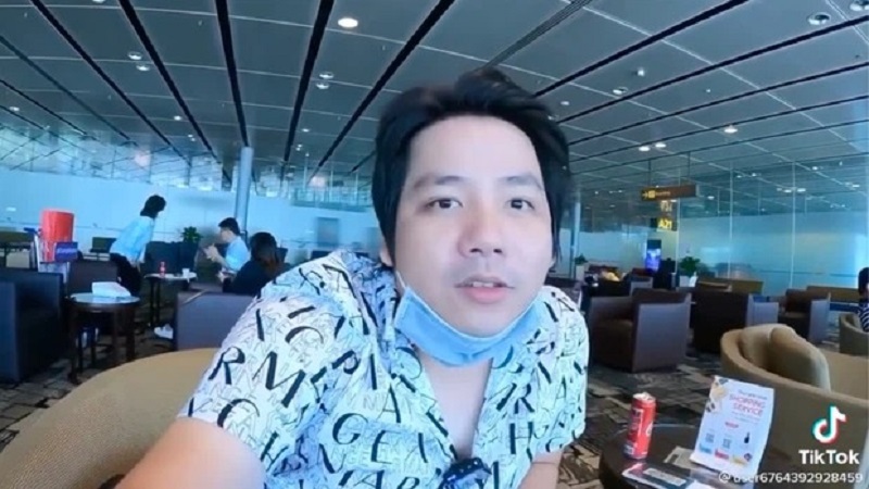 Khoa Pug tốn hơn 40 triệu để có ghế trong phòng chờ hạng thương gia ở Mỹ nhưng nhận về thất vọng toàn tập Khoa Pug tốn hơn 40 triệu để có ghế trong phòng chờ hạng thương gia ở Mỹ nhưng nhận về thất vọng toàn tập