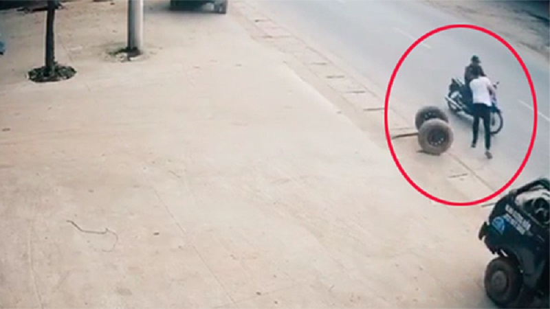 Nhiều người phải xem đi xem lại màn khinh công tuyệt vời này. Ảnh cắt clip Nhiều người phải xem đi xem lại màn khinh công tuyệt vời này. Ảnh cắt clip