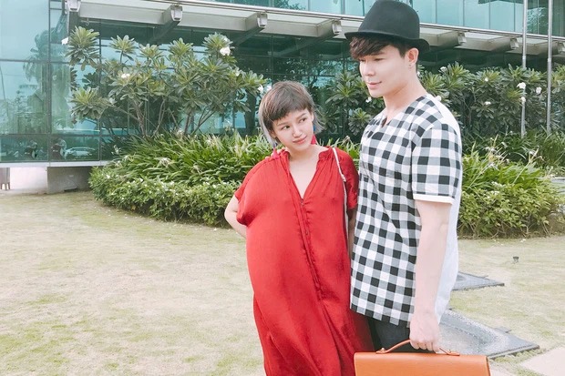 Ly Trương sở hữu vẻ ngoài xinh xắn, cá tính với phong cách độc đáo nhưng cũng không kém phần dễ thương. Ảnh: IG Ly Trương sở hữu vẻ ngoài xinh xắn, cá tính với phong cách độc đáo nhưng cũng không kém phần dễ thương. Ảnh: IG