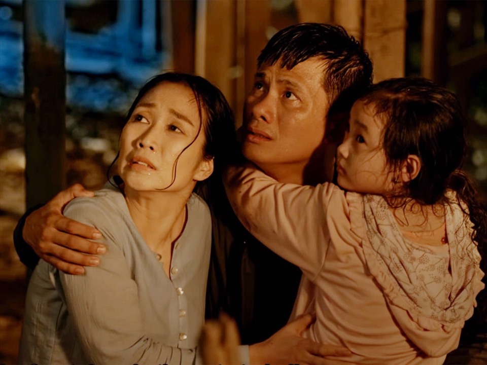 Điểm độc đáo của Lật mặt là các phần phim không liên quan đến nhau, thậm chí khác nhau cả về thể loại. Ảnh: NSX