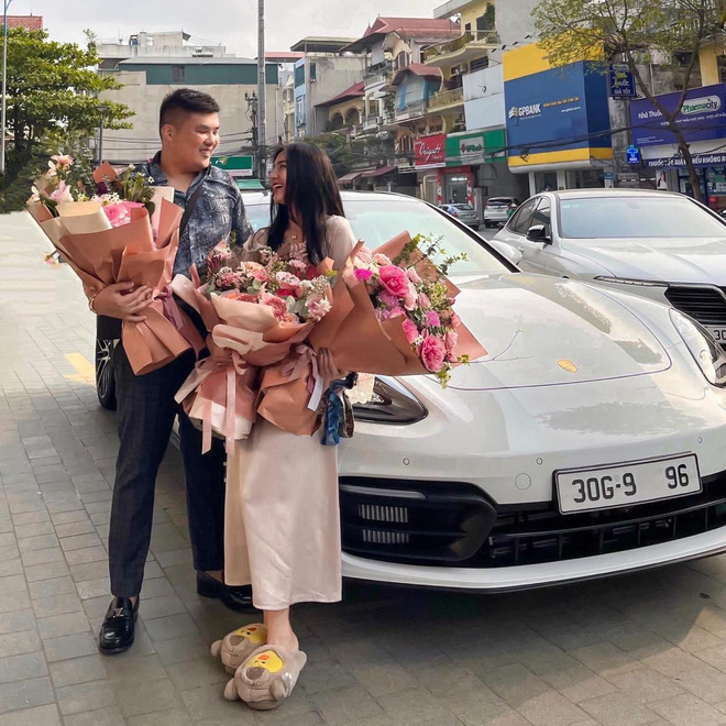 Được chồng tặng siêu xe hơn 7 tỷ làm quà cười, cô dâu hot girl bị tung tin đồn thất thiệt Được chồng tặng siêu xe hơn 7 tỷ làm quà cười, cô dâu hot girl bị tung tin đồn thất thiệt