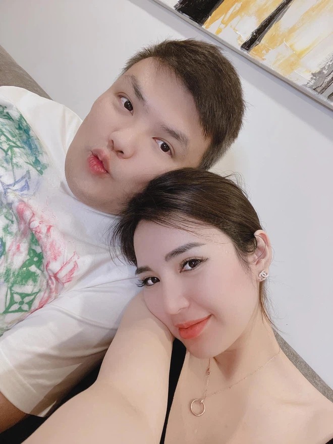 Được chồng tặng siêu xe hơn 7 tỷ làm quà cưới, cô dâu hot girl bị nhiều người gièm pha - Ảnh 1 Được chồng tặng siêu xe hơn 7 tỷ làm quà cưới, cô dâu hot girl bị nhiều người gièm pha - Ảnh 1