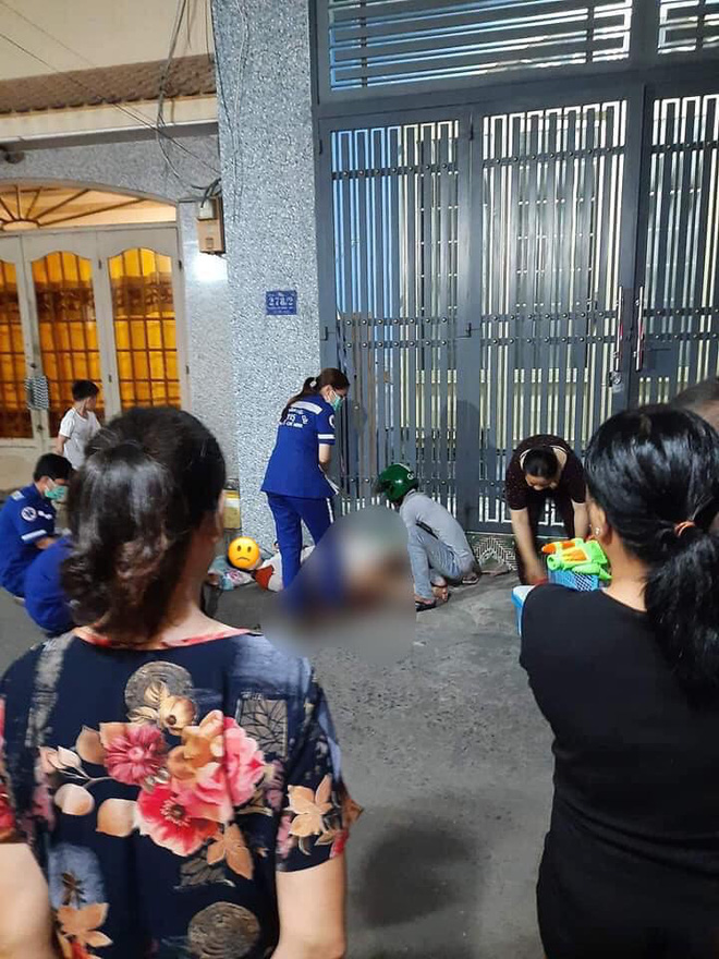 Không kịp đến BV, thai phụ chuyển dạ sinh con ngay trước cửa nhà dân - Ảnh 1 Không kịp đến BV, thai phụ chuyển dạ sinh con ngay trước cửa nhà dân - Ảnh 1