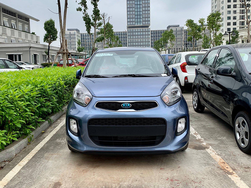 Mức giá của SH 350i chỉ dành cho giới nhà giàu chịu chơi khi giá ngang ngửa chiếc Kia Morning. Mức giá của SH 350i chỉ dành cho giới nhà giàu chịu chơi khi giá ngang ngửa chiếc Kia Morning.