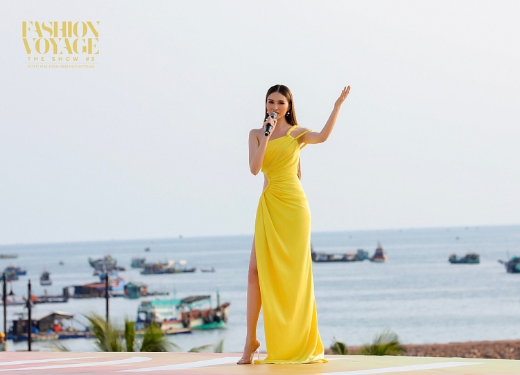 Thanh Thanh Huyền thừa nhận đã vượt lên chính bản thân khi liều mình nhận một kịch bản dài 3000 chữ với 75 tên riêng, đứng giữa trời nắng gần 40 độ, không tai nghe, không máy nhắc, không cầm giấy, trước 500 khách mời VIP và máy quay luôn ở chế độ ghi hình.