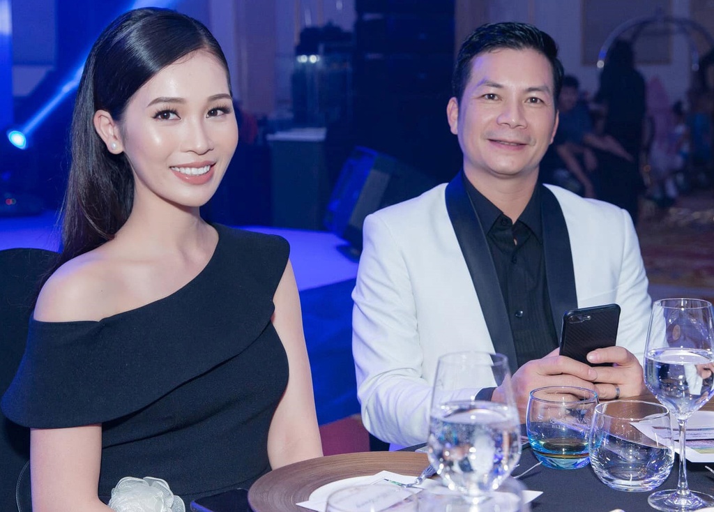 Shark Hưng và bà xã Thu Trang. Ảnh: FBNV