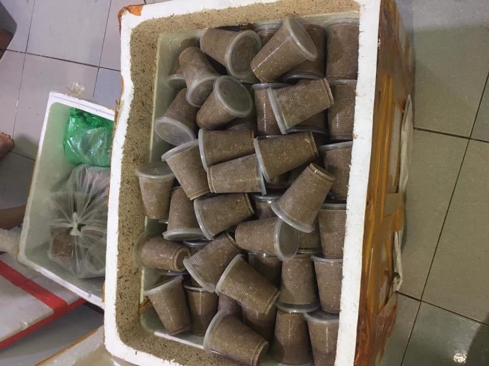 Sự thật về loại cua đá, cua đồng xay sẵn đông lạnh bán với mức giá rẻ giật mình. Ảnh: FB