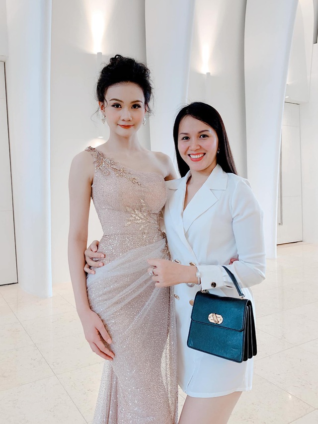 Dù đã bước sang tuổi 40, nhưng cô Từ Thụy Hồng Ngọc vẫn sở hữu nhan sắc trẻ trung, thân hình săn chắc và phong cách thời trang 'hack tuổi'. Ảnh: FB