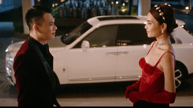 Khắc Việt sử dụng Rolls-Royce Cullinan thể hiện đẳng cấp giới siêu giàu trong MV mới