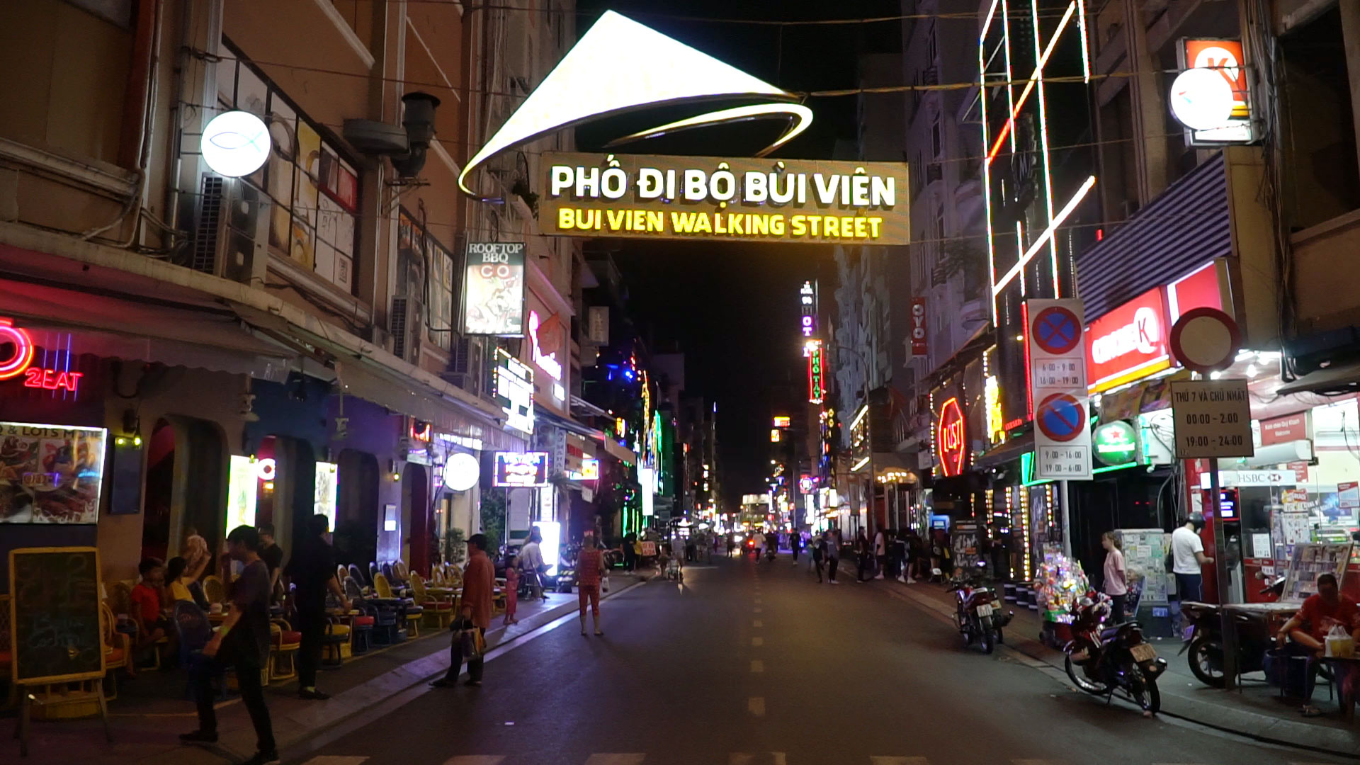 Lãnh đạo TP yêu cầu hạn chế các hoạt động tập trung đông người ở phố đi bộ Nguyễn Huệ, Bùi Viện. Lãnh đạo TP yêu cầu hạn chế các hoạt động tập trung đông người ở phố đi bộ Nguyễn Huệ, Bùi Viện.