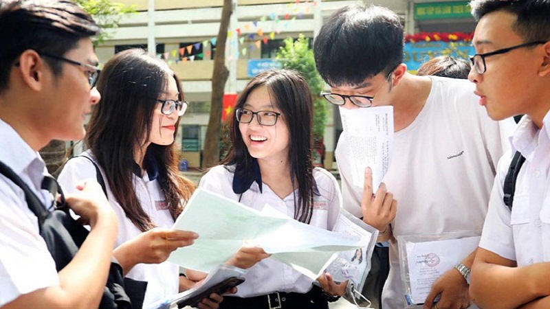 Năm 2021, dự kiến trên địa bàn TP Hà Nội có trên 101.000 học sinh đăng ký dự thi tốt nghiệp THPT (tăng khoảng 22.000 học sinh so với năm 2020). Ảnh minh hoạ Năm 2021, dự kiến trên địa bàn TP Hà Nội có trên 101.000 học sinh đăng ký dự thi tốt nghiệp THPT (tăng khoảng 22.000 học sinh so với năm 2020). Ảnh minh hoạ