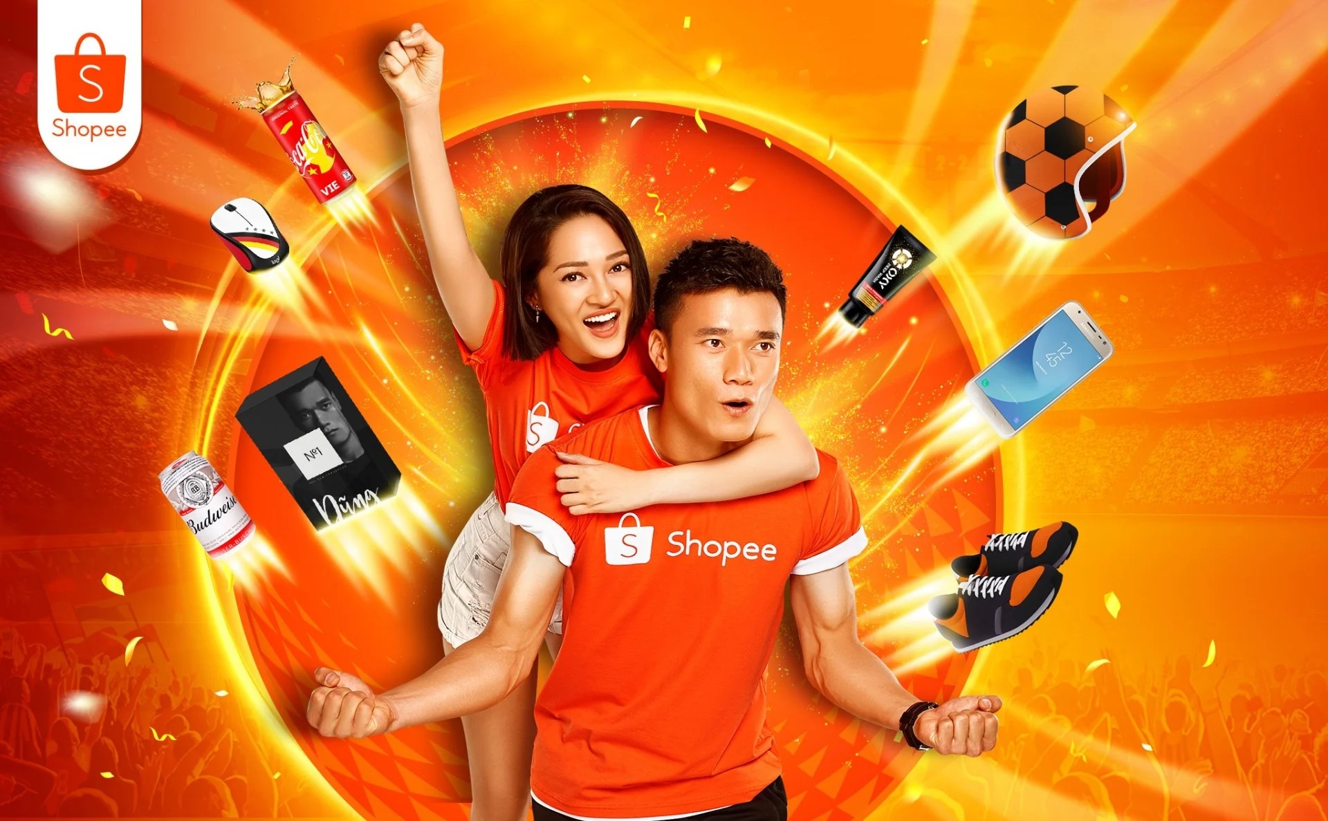 Việc Dũng 'gôn' liên tục đóng quảng cáo để đánh mất phong độ khiến CĐV đổ tội cho các nhãn hàng đã 'lợi dụng' và dùng tiền 'câu dẫn' chàng thủ môn xứ Thanh. Việc Dũng 'gôn' liên tục đóng quảng cáo để đánh mất phong độ khiến CĐV đổ tội cho các nhãn hàng đã 'lợi dụng' và dùng tiền 'câu dẫn' chàng thủ môn xứ Thanh.