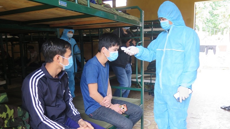 F2 đi bộ gần 130 km từ Bắc Giang về Quảng Ninh bị bố mẹ cấm cửa, bắt đi khai báo 1 F2 đi bộ gần 130 km từ Bắc Giang về Quảng Ninh bị bố mẹ cấm cửa, bắt đi khai báo 1