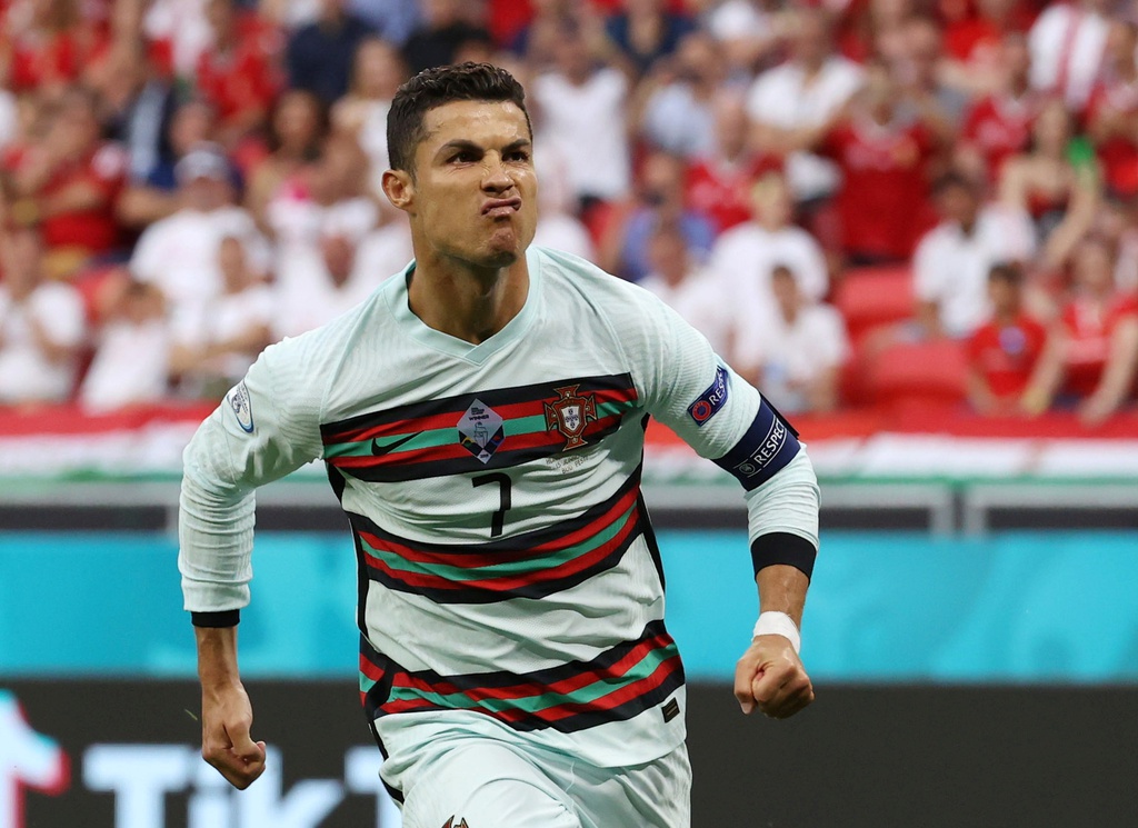 Hungary - Bồ Đào Nha: Ronaldo lập cú đúp, tạo ra hàng loạt kỷ lục trong trận ra quân EURO 3 Hungary - Bồ Đào Nha: Ronaldo lập cú đúp, tạo ra hàng loạt kỷ lục trong trận ra quân EURO 3