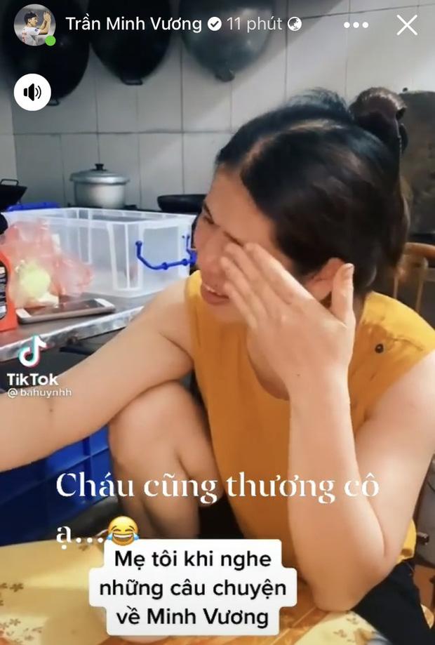 Minh Vương lại ghi điểm với Người hậm mộ khi có màn đáp lễ nữ khán giả khóc vì thương mình Minh Vương lại ghi điểm với Người hậm mộ khi có màn đáp lễ nữ khán giả khóc vì thương mình