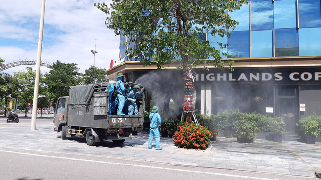 Ngày 18/6, tỉnh Nghệ An đã ban hành kế hoạch về việc phun khử khuẩn phòng chống dịch Covid-19 trên toàn thành phố Vinh. Ảnh: FB Ngày 18/6, tỉnh Nghệ An đã ban hành kế hoạch về việc phun khử khuẩn phòng chống dịch Covid-19 trên toàn thành phố Vinh. Ảnh: FB