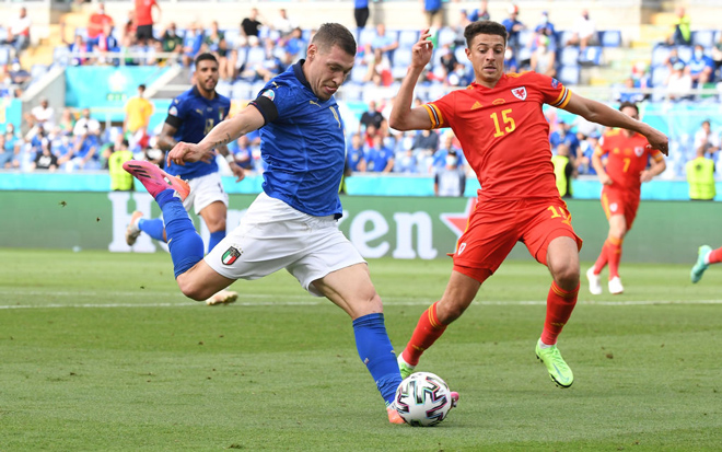 Tất cả đều có nhiệm vụ riêng biệt. Dù tấn công hay phòng ngự, 'Azzurri' đều có đủ 11 cầu thủ, di chuyển cả khối nhịp nhàng. Tất cả đều có nhiệm vụ riêng biệt. Dù tấn công hay phòng ngự, 'Azzurri' đều có đủ 11 cầu thủ, di chuyển cả khối nhịp nhàng.