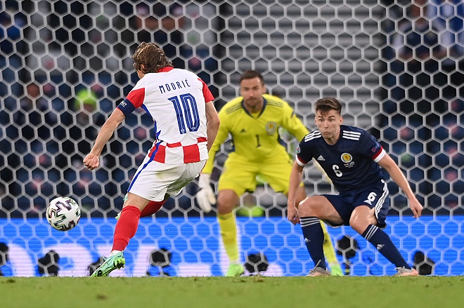 Kết quả bóng đá Croatia - Scotland: Modric lập siêu phẩm vẩy má ngoài, kỷ lục sánh vai Ronaldo Kết quả bóng đá Croatia - Scotland: Modric lập siêu phẩm vẩy má ngoài, kỷ lục sánh vai Ronaldo