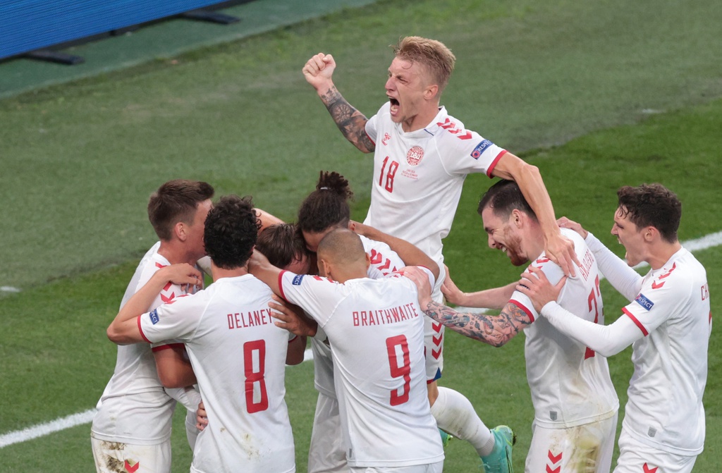 Euro 2020: 'Siêu nhân' Ronaldo và những kỷ lục vô tiền khoáng hậu được thiết lập sau vòng bảng 5 Euro 2020: 'Siêu nhân' Ronaldo và những kỷ lục vô tiền khoáng hậu được thiết lập sau vòng bảng 5