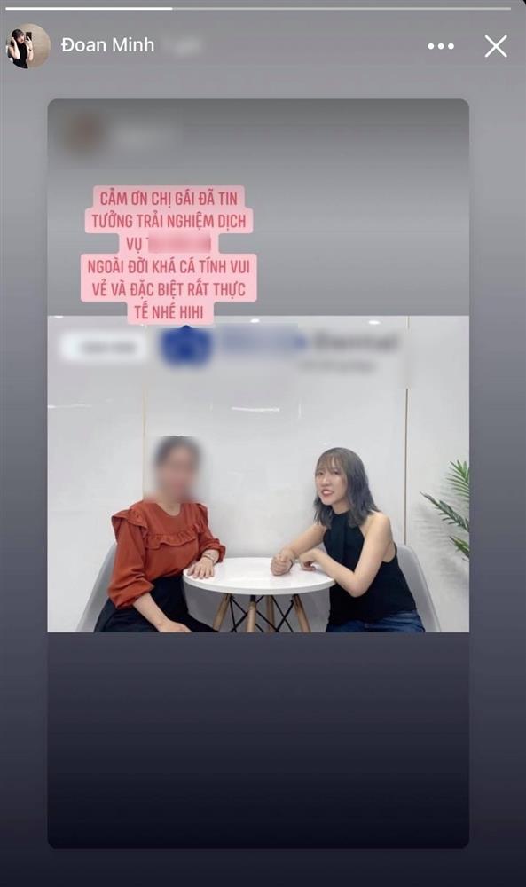 Rất nhiều người đoán Đoan Minh đang chuẩn bị tân trang lại 'bộ nhá' sau những bình luận công kích về nụ cười của cô trên sóng truyền hình. Rất nhiều người đoán Đoan Minh đang chuẩn bị tân trang lại 'bộ nhá' sau những bình luận công kích về nụ cười của cô trên sóng truyền hình.