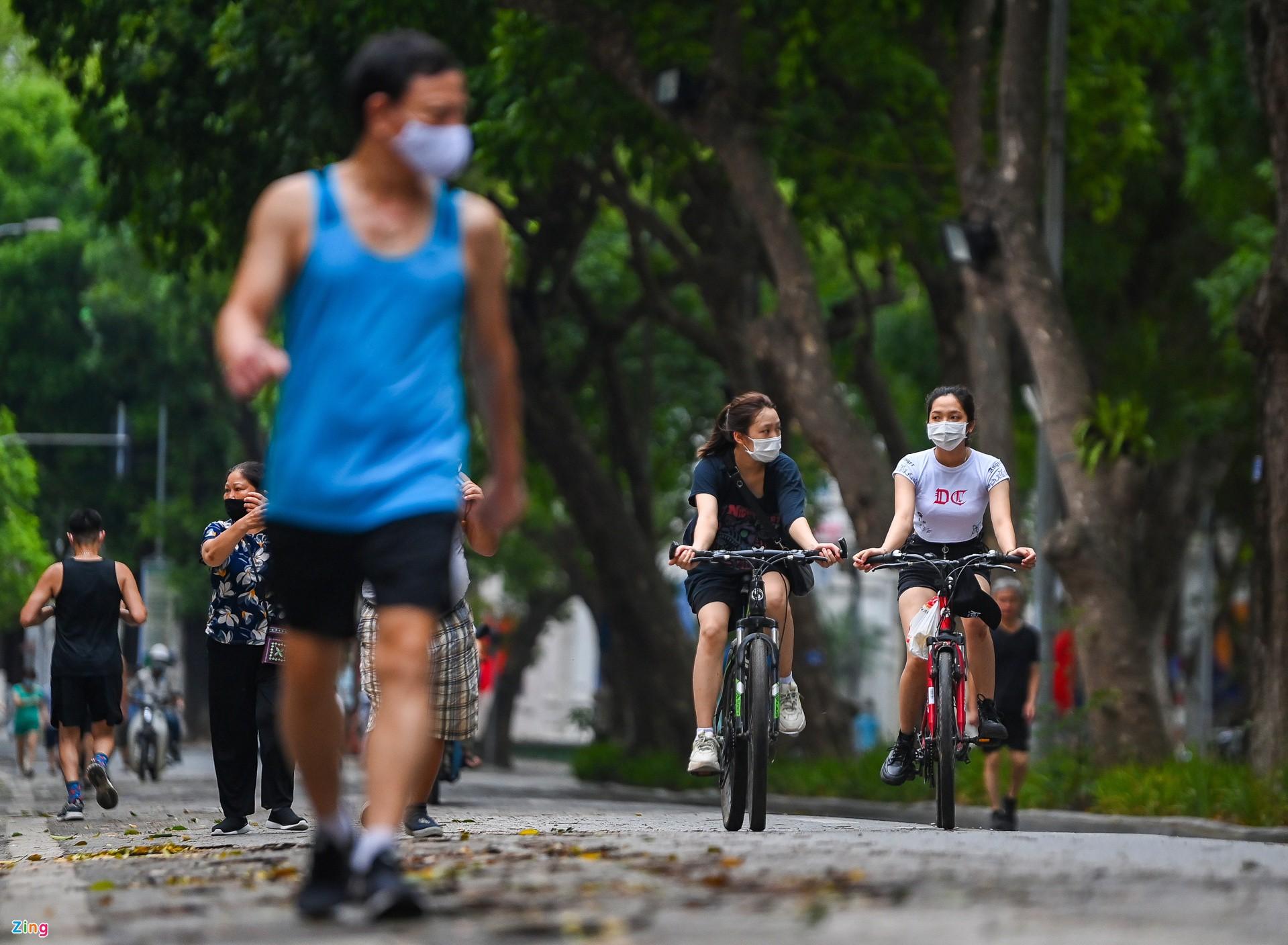 Hà Nội: Người dân chấp hành nghiêm quy định phòng, chống dịch Covid-19 6 Hà Nội: Người dân chấp hành nghiêm quy định phòng, chống dịch Covid-19 6
