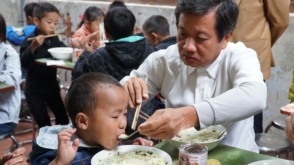 Khoe ảnh hồi trẻ đi bộ đội, ông Đoàn Ngọc Hải khiến mọi người bật cười vì độ nể 'nóc nhà' 5 Khoe ảnh hồi trẻ đi bộ đội, ông Đoàn Ngọc Hải khiến mọi người bật cười vì độ nể 'nóc nhà' 5