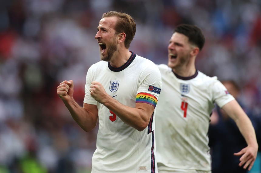 Sau nhiều lần thất vọng, cuối cùng khán giả trên sân Wembley đã được chứng kiến Kane ghi bàn đầu tiên tại EURO năm nay. Sau nhiều lần thất vọng, cuối cùng khán giả trên sân Wembley đã được chứng kiến Kane ghi bàn đầu tiên tại EURO năm nay.