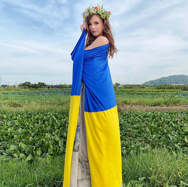 Nữ DJ xinh đẹp từng 'thả thính' Đoàn Văn Hậu cổ vũ Ukraine hạ gục tuyển Anh 7 Nữ DJ xinh đẹp từng 'thả thính' Đoàn Văn Hậu cổ vũ Ukraine hạ gục tuyển Anh 7