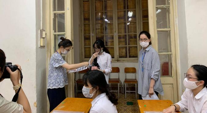Thi tốt nghiệp THPT 2021: Bắc Giang dừng khẩn cấp 1 điểm thi vì có thí sinh nghi mắc COVID-19 2
