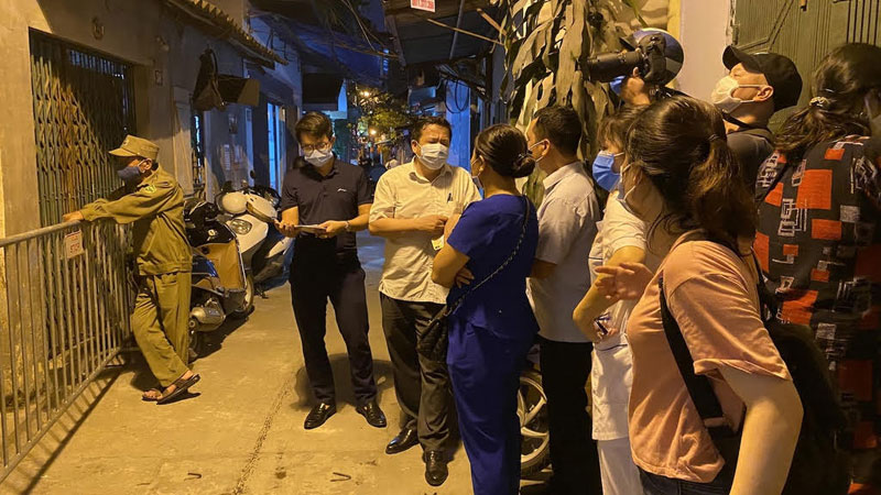 Hà Nội hoả tốc siết chặt, tạm dừng một số hoạt động, dịch vụ không thiết yếu 2 Hà Nội hoả tốc siết chặt, tạm dừng một số hoạt động, dịch vụ không thiết yếu 2