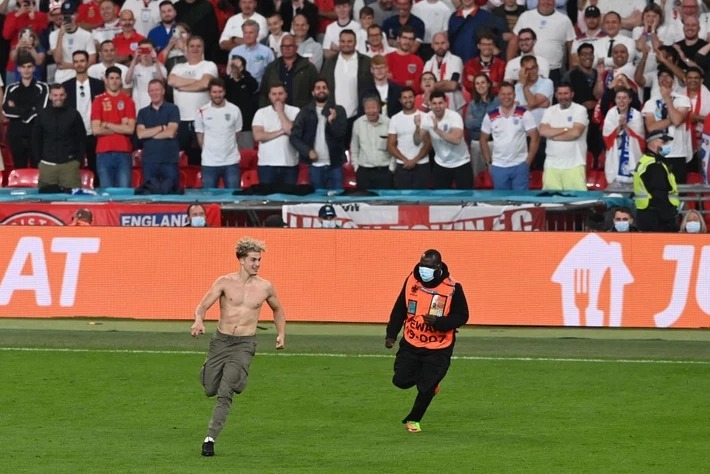 Xuất thân không ngờ của hot boy 6 múi chơi trò 'mèo vờn chuột' trong trận chung kết Euro 2020 1