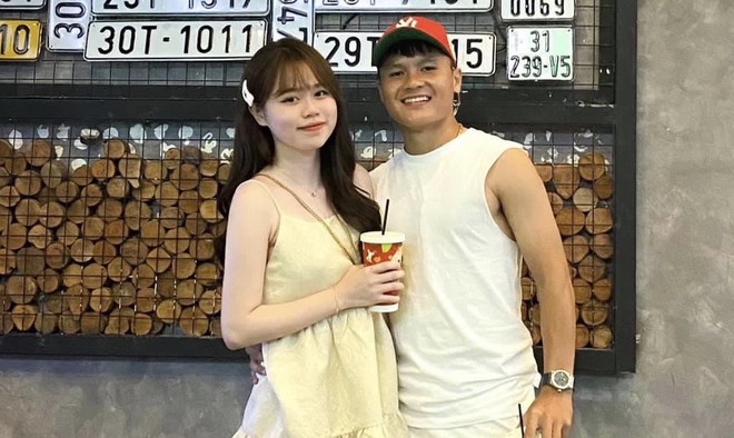 Bồ cũ Quang Hải lại gây chú ý khi bình luận dạo trước phát ngôn 'con trai Hà Nội chỉ ngủ với người xác định làm vợ' Bồ cũ Quang Hải lại gây chú ý khi bình luận dạo trước phát ngôn 'con trai Hà Nội chỉ ngủ với người xác định làm vợ'