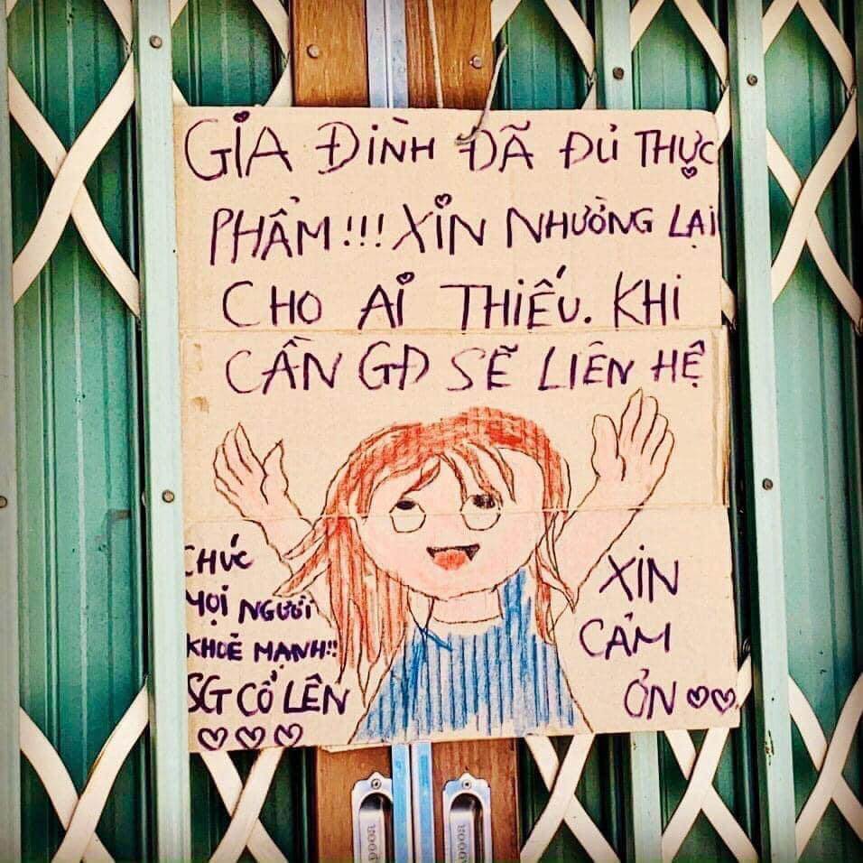 Tấm biển đáng yêu trước cửa nhà dân ở Sài Gòn, nội dung khiến nhiều người khen ngợi Tấm biển đáng yêu trước cửa nhà dân ở Sài Gòn, nội dung khiến nhiều người khen ngợi