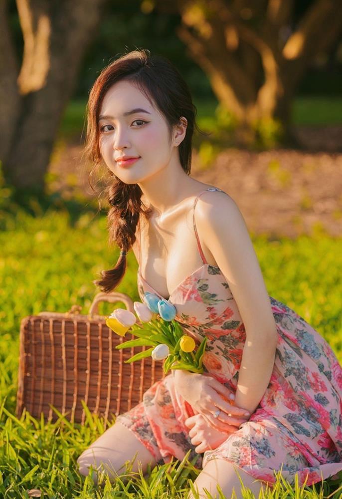Clip gợi cảm, chạy tung tăng trên biển của hot girl Lê Phương Anh gây 'ghẽn' mạng xã hội Clip gợi cảm, chạy tung tăng trên biển của hot girl Lê Phương Anh gây 'ghẽn' mạng xã hội