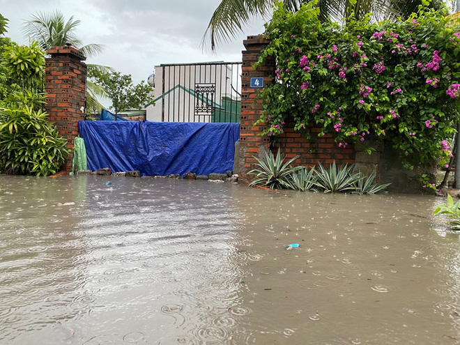 Quảng Ninh: Mưa lớn khiến nhiều tuyến đường ngập úng, quân đội phải điều xe đón học sinh 9 Quảng Ninh: Mưa lớn khiến nhiều tuyến đường ngập úng, quân đội phải điều xe đón học sinh 9