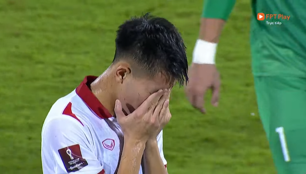 Đội nhà thua đau Trung Quốc, CĐV chỉ trích thậm tệ HLV Park Hang-seo, cầu thủ trẻ Thanh Bình