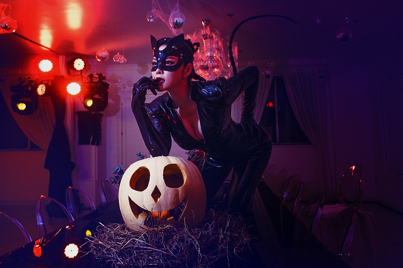 Lý Nhã Kỳ hóa miêu nữ Catwoman đầy gợi cảm trong đêm Halloween 5