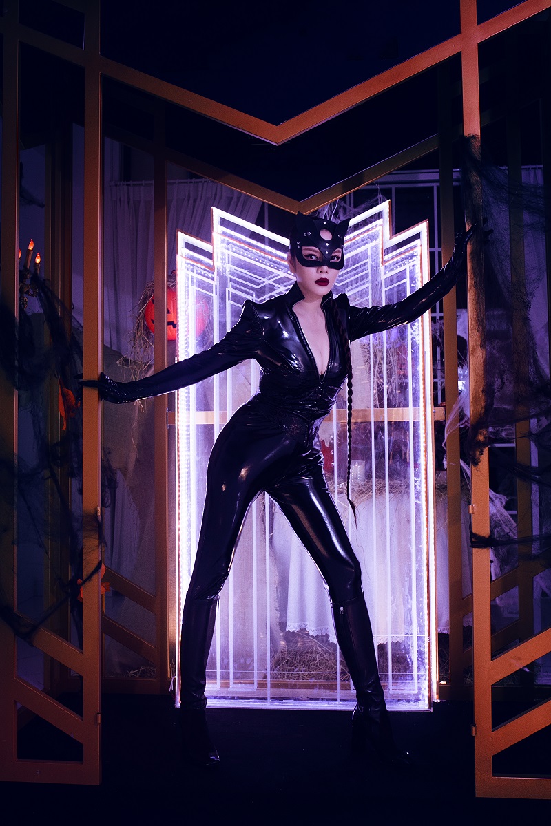 Lý Nhã Kỳ hóa miêu nữ Catwoman đầy gợi cảm trong đêm Halloween 7